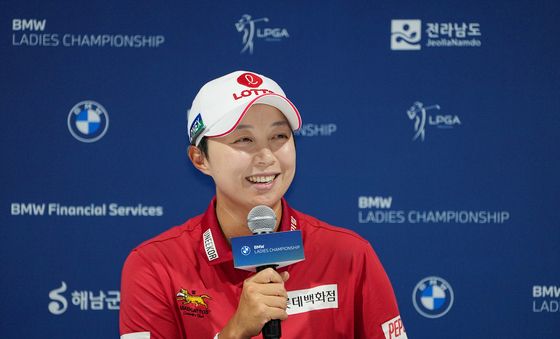 답변하는 김효주