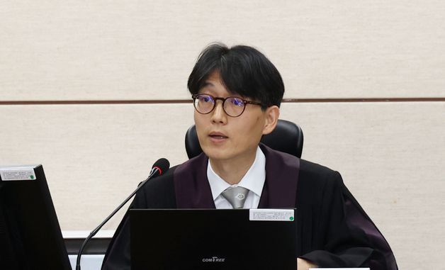 이상민 전 장관 첫 재판 심리하는 류경진 부장판사