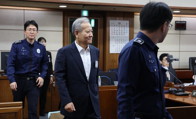 첫 공판 출석하는 이상민 전 행안부 장관