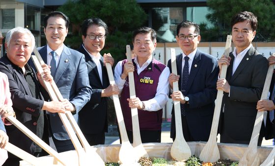 이필형 동대문구청장, 서울약령시 보제원 한방문화축제 참석