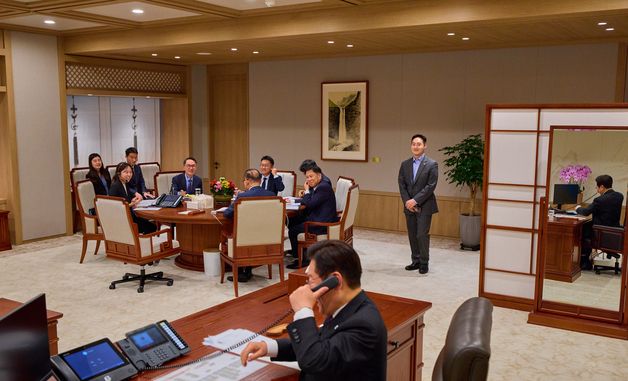 태국 총리와 통화하는 이재명 대통령