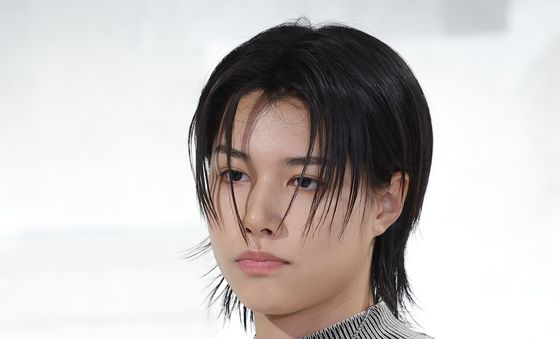 롱샷 김률, 짙은 잘생김