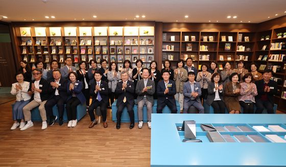 정근식 서울시교육감, 정독도서관 '노벨문학라운지' 오픈 기념식 참석