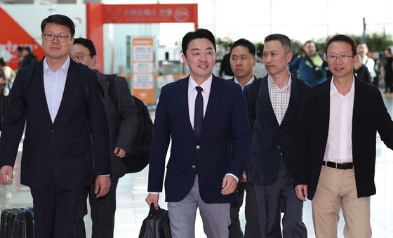 유럽 국가 방산 수주 위해 떠나는 강훈식 특사와 특사단