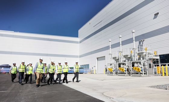 미국 조지아주 LG에너지솔루션 배터리 공장 건설 현장둘러보는 김정관 장관