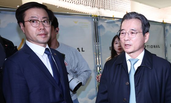 한미 관세협상 후속 논의 마치고 귀국한 김용범·여한구