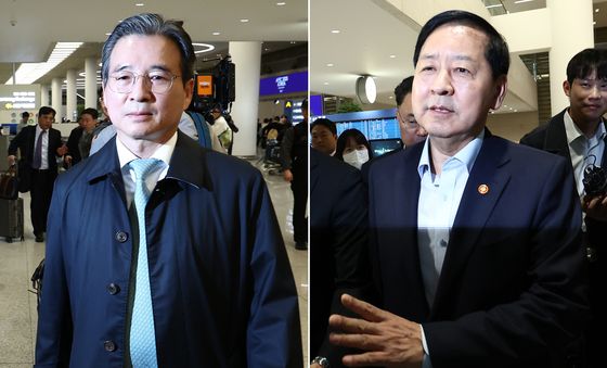 각각 공항 떠나는 김용범 정책실장·구윤철 부총리