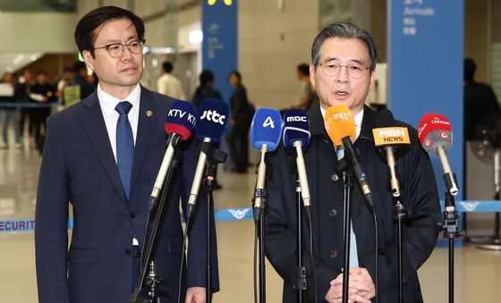 한미 관세협상 후속 논의 관련 브리핑 하는 김용범·여한구