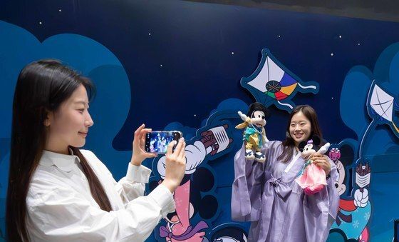 현대百, 디즈니스토어와 함께 팝업스토어 진행