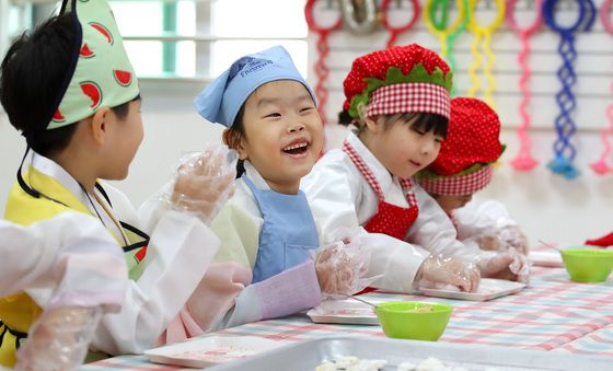 즐거운 송편 빚기