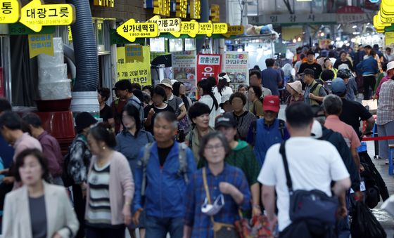추석 앞두고 북적이는 전통시장