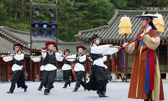 정조의 꿈, 무용으로 피어나다⋯경기도무용단 '찬연의 행궁' 공연