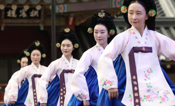 춤으로 되살아난 정조의 꿈…경기도무용단, '찬연의 행궁' 공연