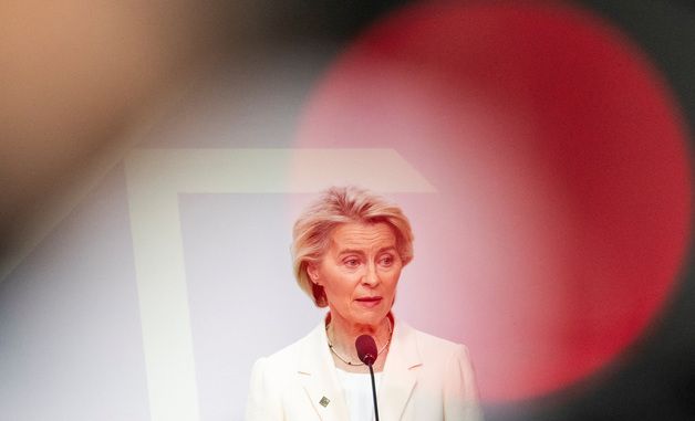 [포토] 덴마크에서 기자회견 하는 EU 집행위원장