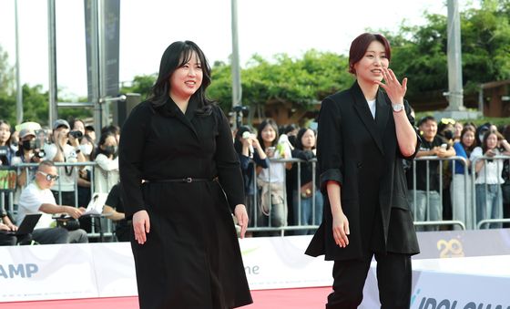 서울드라마어워즈 참석한 이수현 작가와 나지현 감독