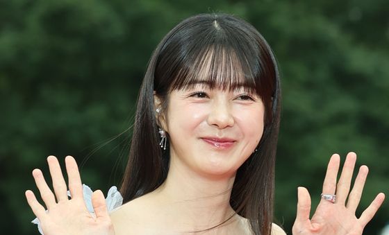 이용원, 최강 동안 미모