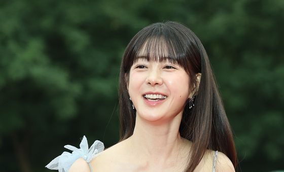 이요원, 사랑스러운 미소