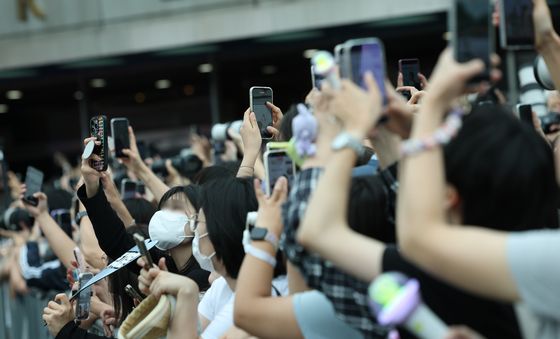 아이유를 찍어라