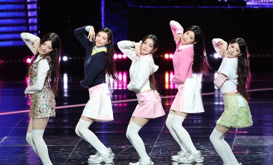 아일릿, 비타민 무대