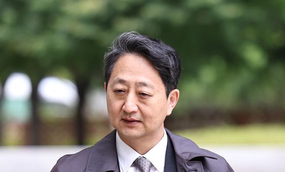 법원 출석하는 안덕근 전 산업부 장관
