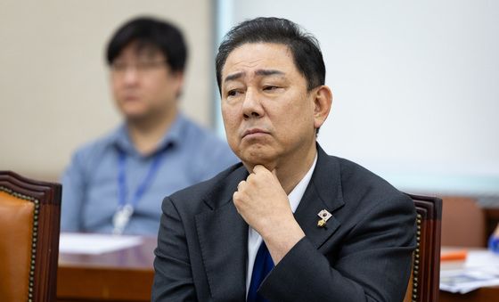 [국감]생각 잠긴 김병기 민주당 원내대표