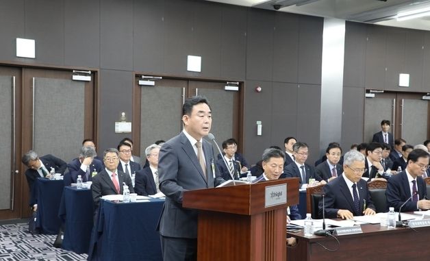 [국감] 업무보고하는 최철규 강원랜드 대표 대행