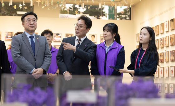 이태원 참사 추모공간 '별들의집' 방문한 김민석 총리