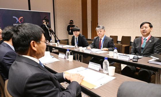 배트남 재무장관과 면담하는 구윤철 부총리