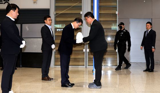 이제 가족에게 돌아가는 캄보디아 피해자의 유해