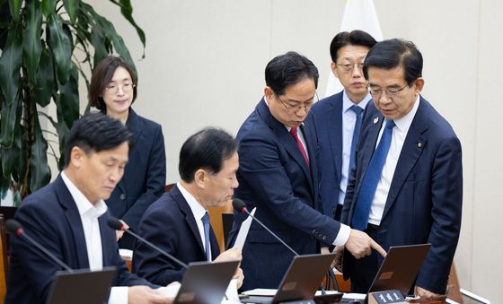 [국감]논의하는 기재위 여야 간사