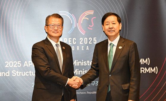 구윤철 부총리, 폴 찬 홍콩 재정사장 면담