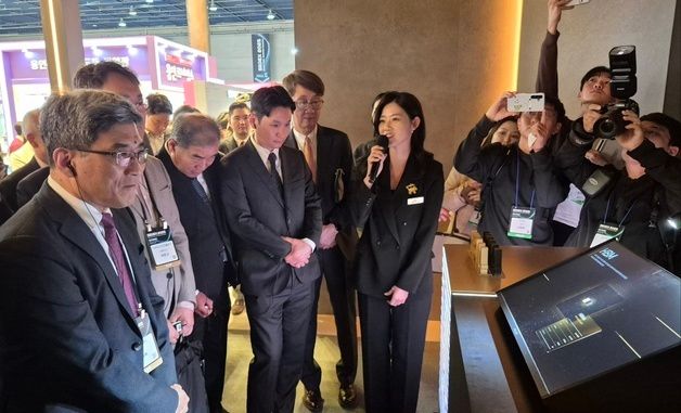 SK하이닉스 부스 찾은 송재혁