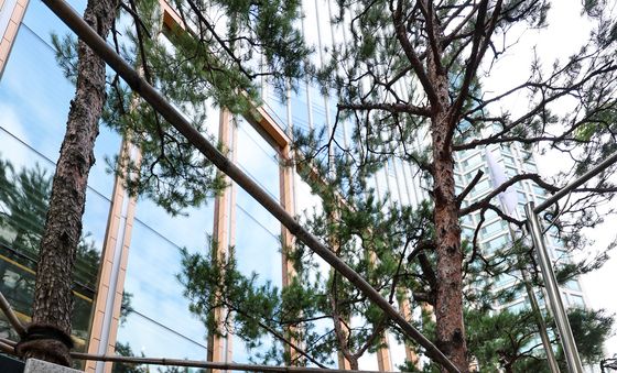 LG유플러스 서버도 해킹…통신 3사 모두 뚫렸다