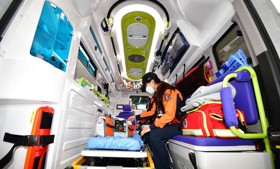 최신 장비 갖춘 119응급차