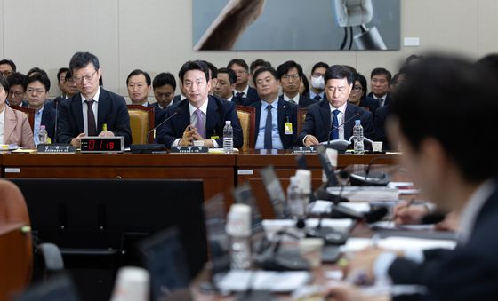 [국감] 과방위 국정감사 답변 이어가는 박장범 사장