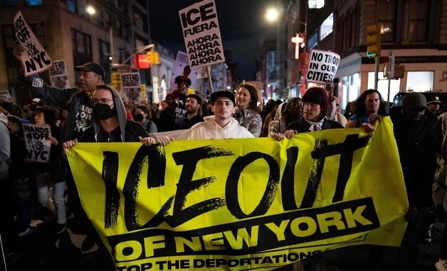 [포토] 미국 이민세관단속국의 불법 이민 단속에 반대하는 뉴욕 시민들