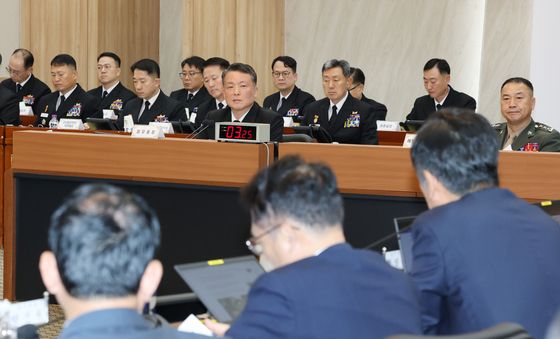 [국감]질의 듣는 해군