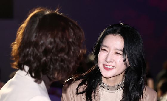 이영애, 변함 없는 미모