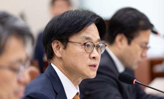 [국감] 김정관 장관 "3500억 달러 현금 비중 두고 대립 중"