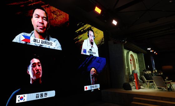 화상으로 인터뷰 하는 필리핀 영웅 매니 파퀴아오