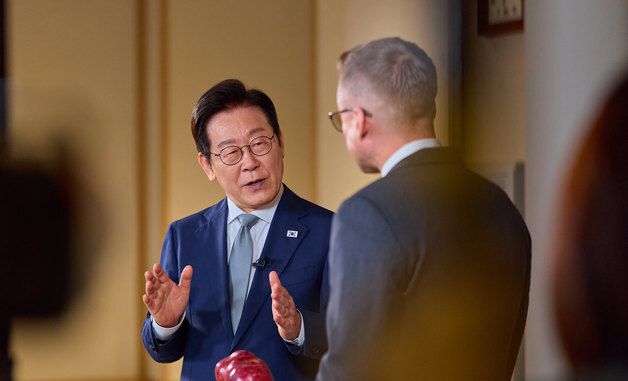 K-컬쳐 관련 인터뷰 하는 이재명 대통령