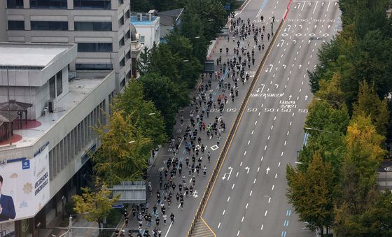 서울 도심 달리는 러너들