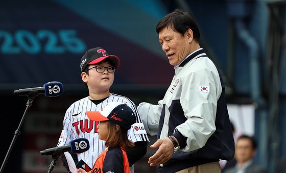 허구연 총재, 한국시리즈 개막 선언