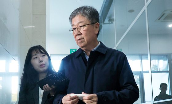 김대기 전 비서실장, 해병특검 첫 소환조사 출석