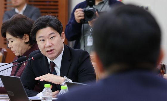 [국감]질의하는 진종오