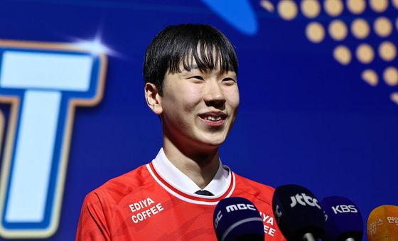 미소짓는 방강호