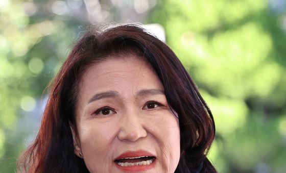 경찰 조사 전 입장 밝히는 이진숙