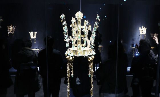 공개된 신라금관