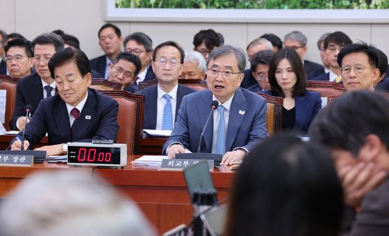 [국감]외통위 국감 답변하는 조현