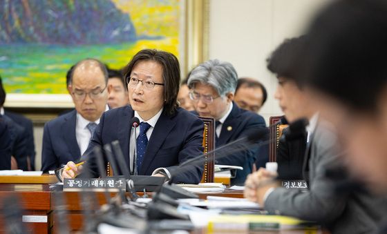 [국감]종합감사 답변하는 주병기 공정위원장